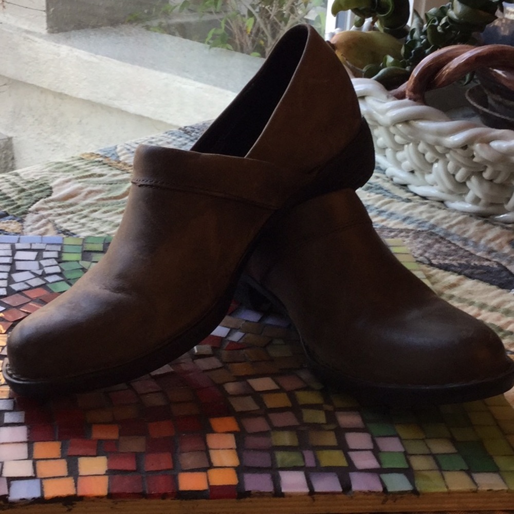 Born Handcrafted Footware size 6M
